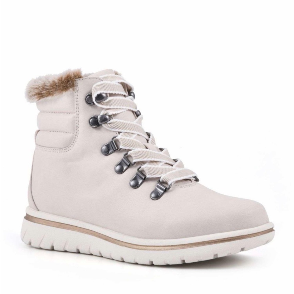NWT!Cliffs by WHITE MOUNTAIN Cream Winter Boots. Women’s Size 6